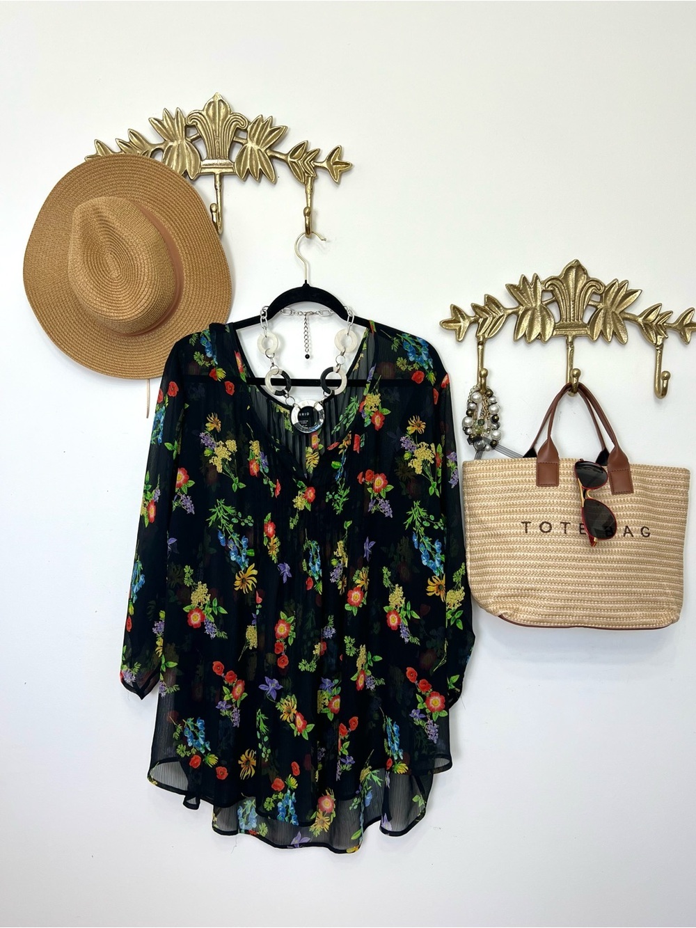 Torrid Black Floral Sheer V-Neck Women’s Blouse ptp 31”